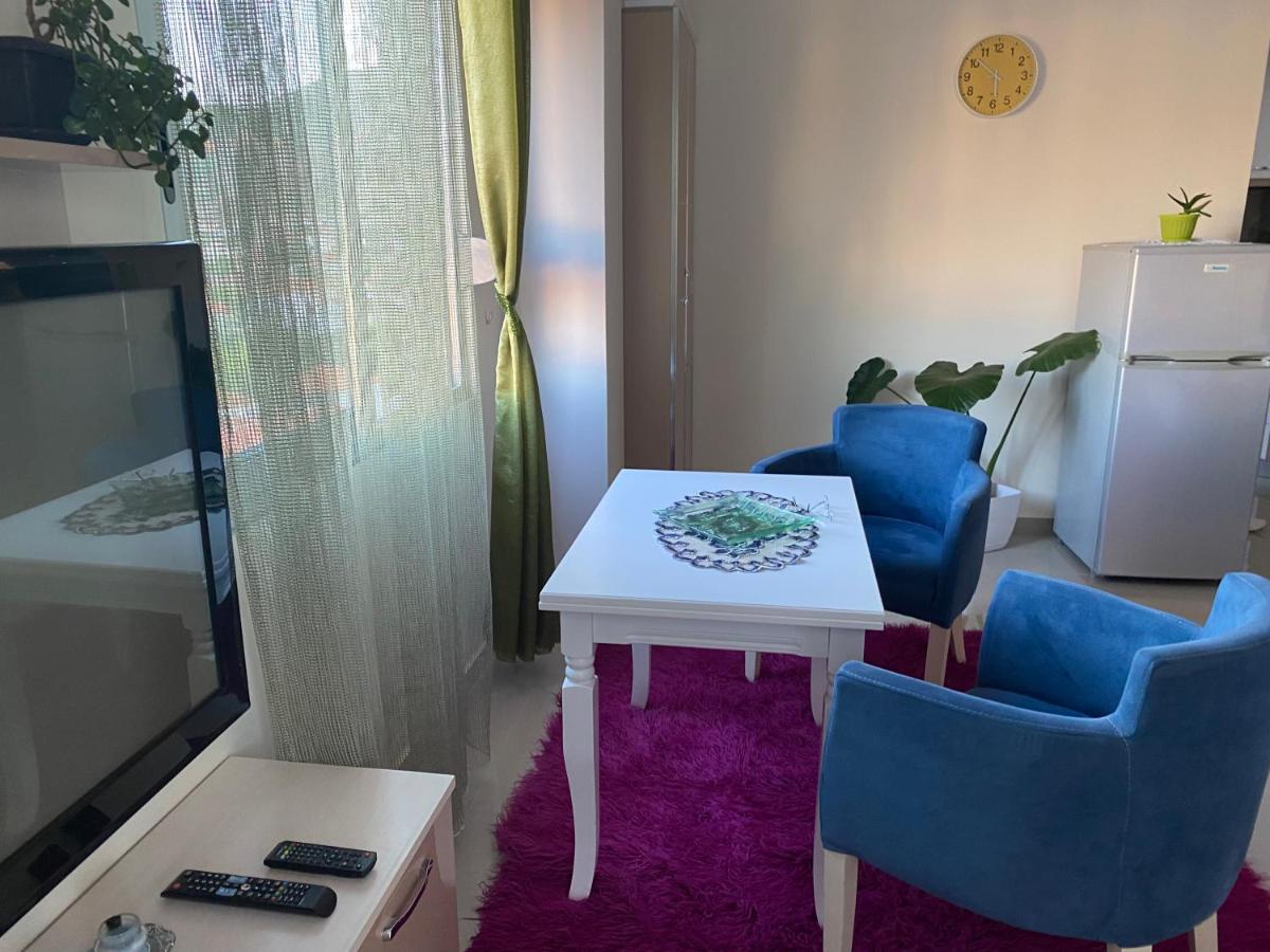 Guest'S Apartament Pogradec Esterno foto