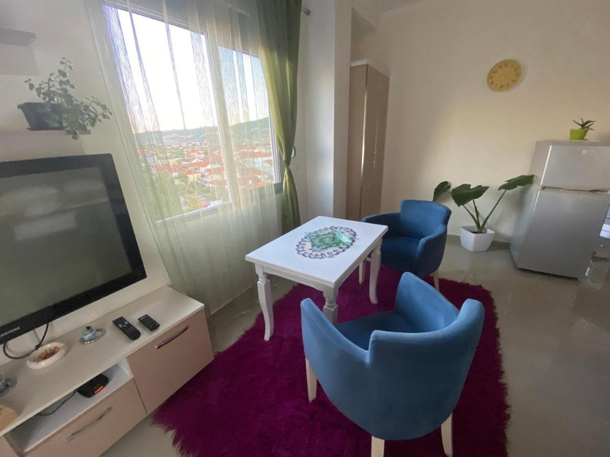 Guest'S Apartament Pogradec Esterno foto