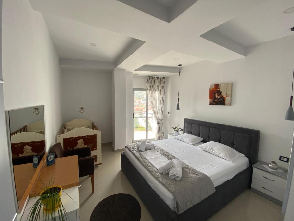 Guest'S Apartament Pogradec Esterno foto