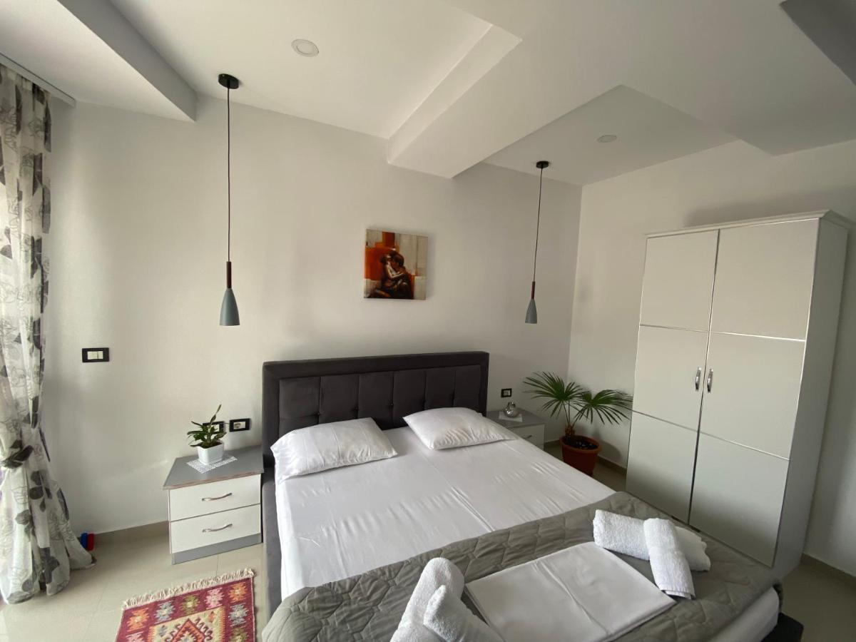 Guest'S Apartament Pogradec Esterno foto