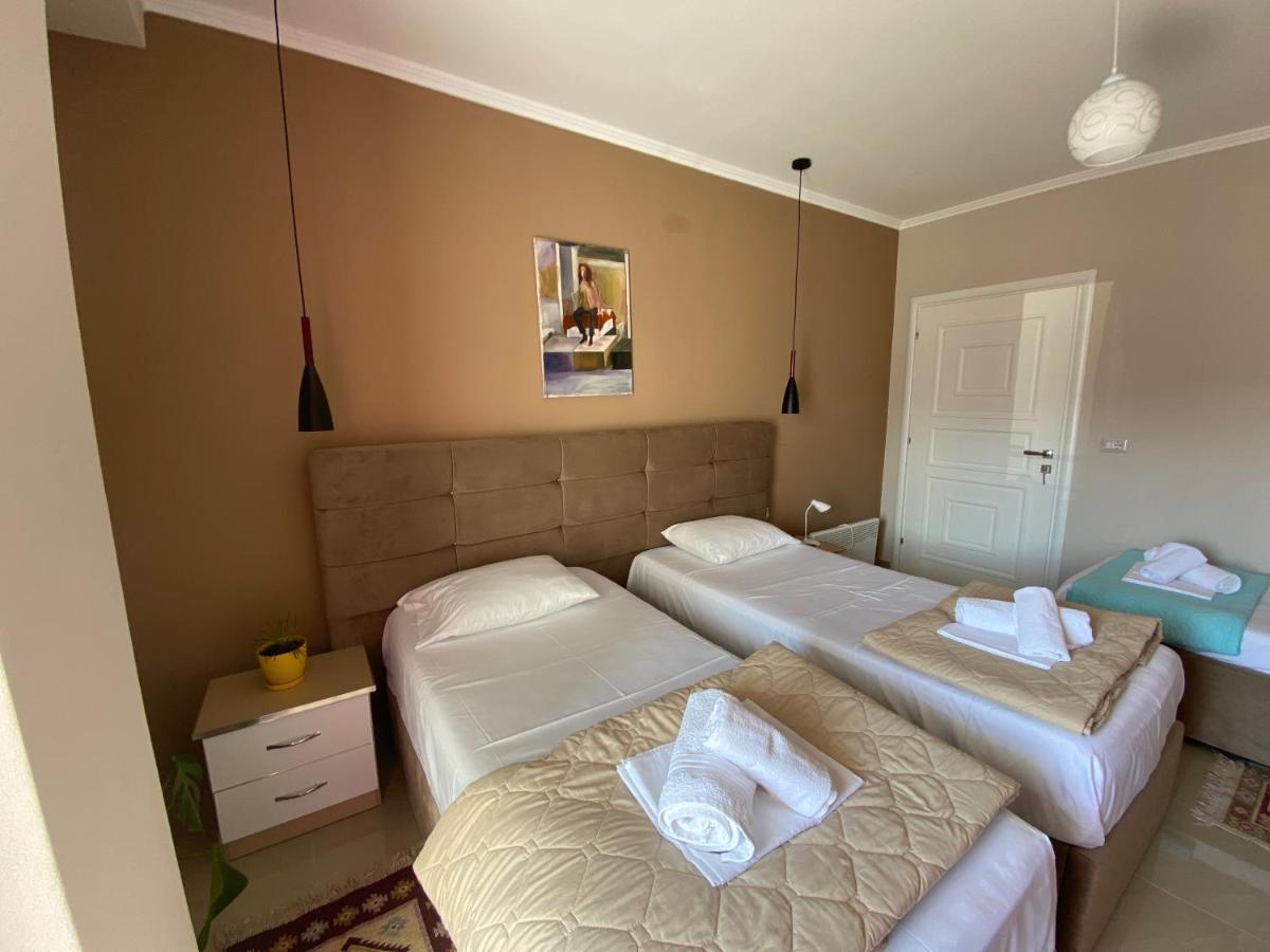 Guest'S Apartament Pogradec Esterno foto