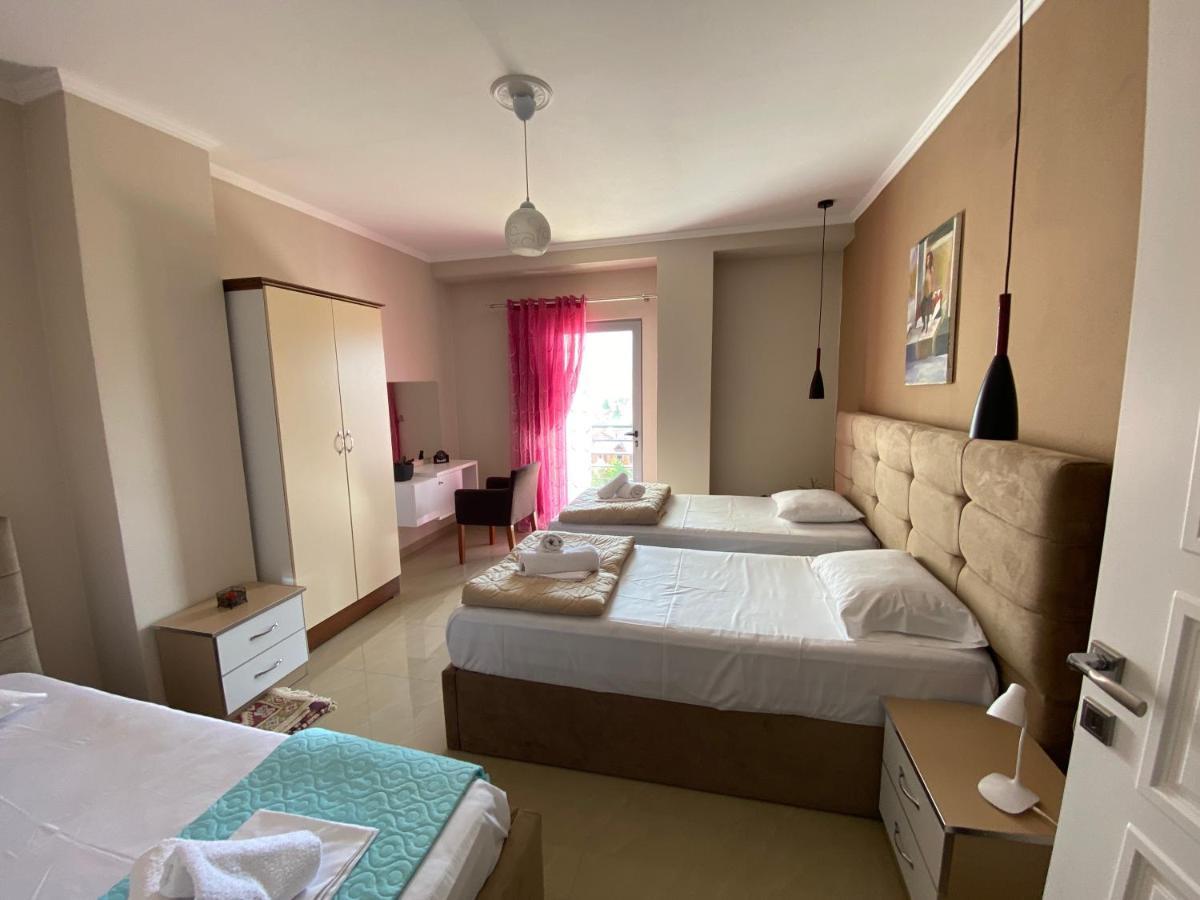 Guest'S Apartament Pogradec Esterno foto