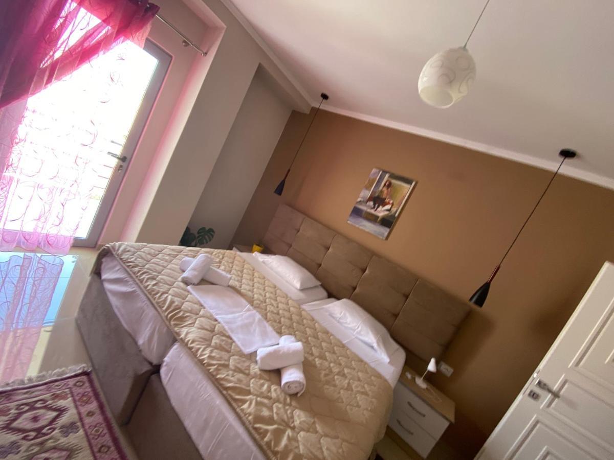 Guest'S Apartament Pogradec Esterno foto