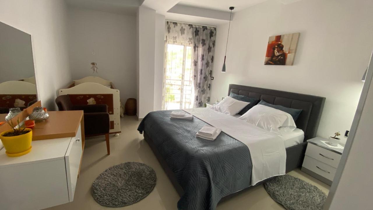 Guest'S Apartament Pogradec Esterno foto