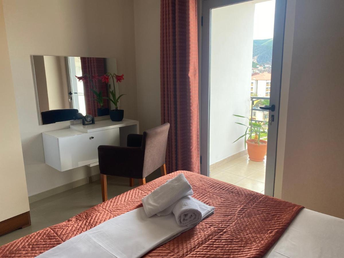 Guest'S Apartament Pogradec Esterno foto