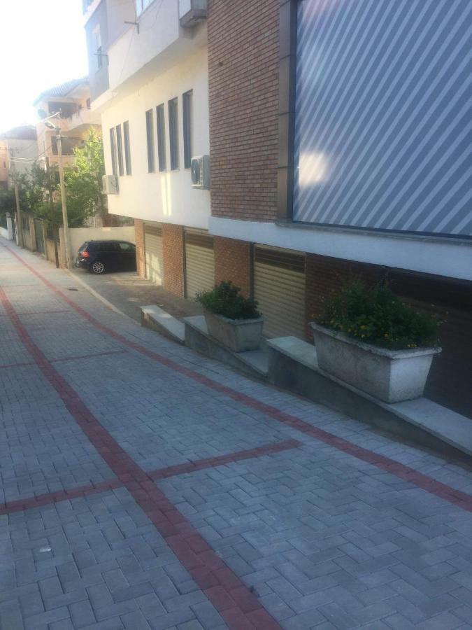 Guest'S Apartament Pogradec Esterno foto