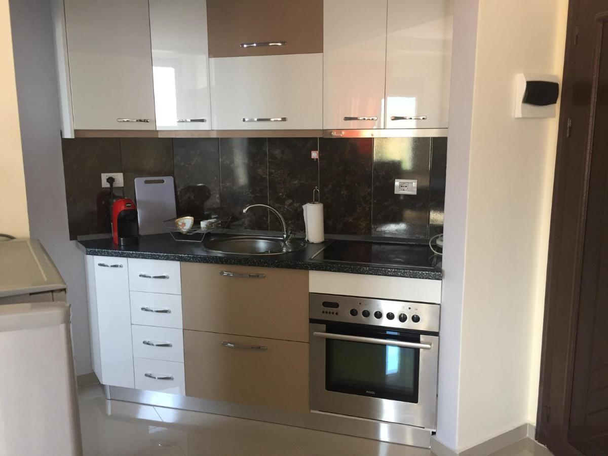Guest'S Apartament Pogradec Esterno foto